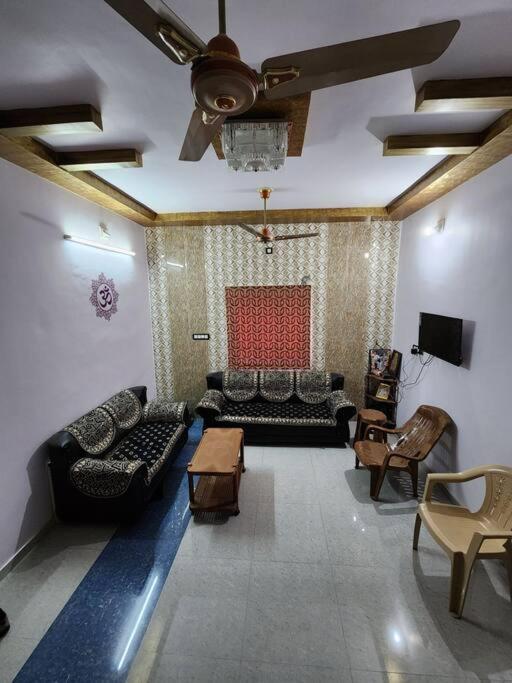Farmhouse Close To Nature - Kesari Farm Gandhinagar Exterior photo