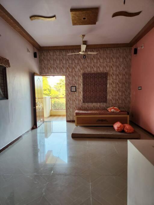 Farmhouse Close To Nature - Kesari Farm Gandhinagar Exterior photo