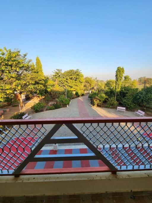 Farmhouse Close To Nature - Kesari Farm Gandhinagar Exterior photo